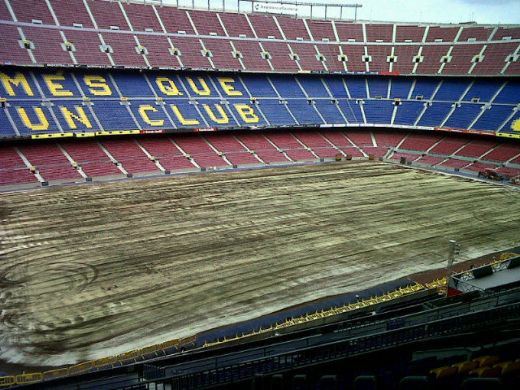 Camp Nou arata ca Lia Manoliu la meciul cu Danemarca! Messi, Xavi si Iniesta paseaza in NISIP!