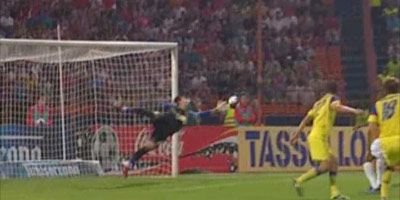 VIDEO Steaua a avut DEGEABA aparare! Bus a umilit-o cu un gol FANTASTIC!