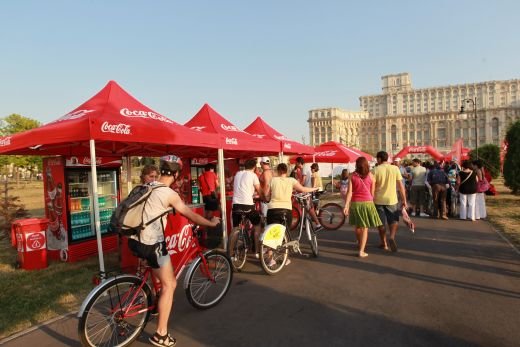 (P) 15.000 de oameni au alergat dupa o bicicleta rosie! Vezi cati au prins-o!_4