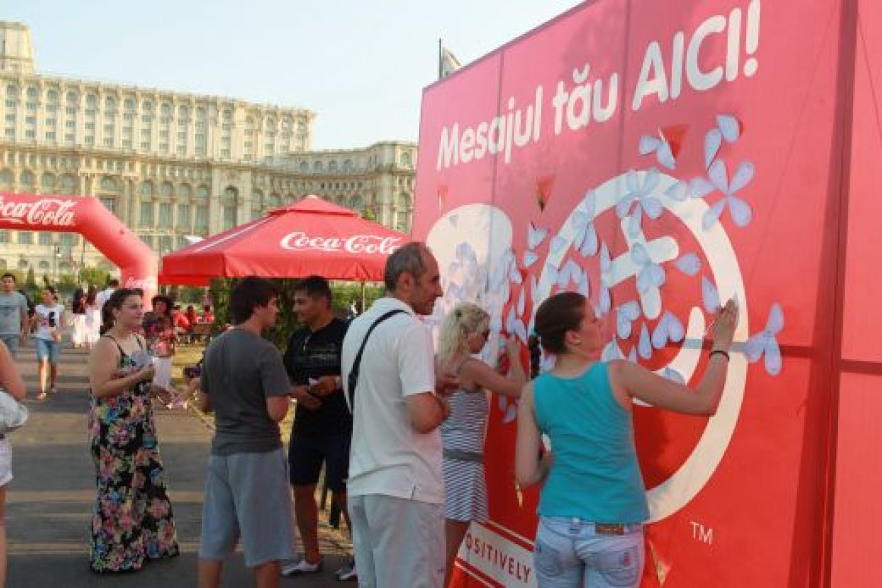 (P) 15.000 de oameni au alergat dupa o bicicleta rosie! Vezi cati au prins-o!_5