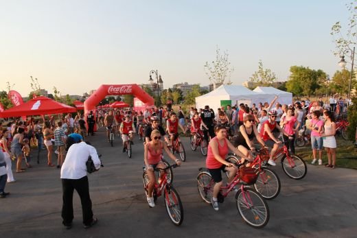 (P) 15.000 de oameni au alergat dupa o bicicleta rosie! Vezi cati au prins-o!_7