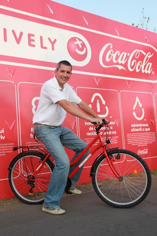 (P) 15.000 de oameni au alergat dupa o bicicleta rosie! Vezi cati au prins-o!_9