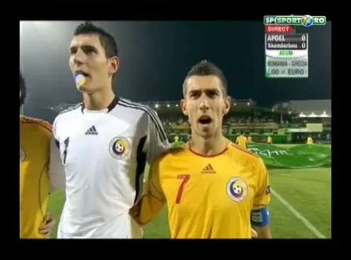 VIDEO! Lectie pentru Mutu si Rat! Vezi cum au cantat pustii de la U19 IMNUL Romaniei la EURO!