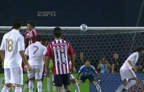 VIDEO: Vezi hattrick-ul lui Ronaldo care l-a facut pe Mourinho sa se inchine: Baiatul asta are o ambitie cum n-am vazut la nimeni!