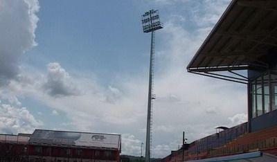 FCM Targu Mures va avea nocturna de 600.000 de euro! Primul stalp a fost instalat!
