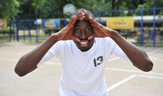 FOTO / Petrescu l-a facut STAR pe Traore in Rusia! Vezi in ce videoclip&nbsp;apare ivorianul!