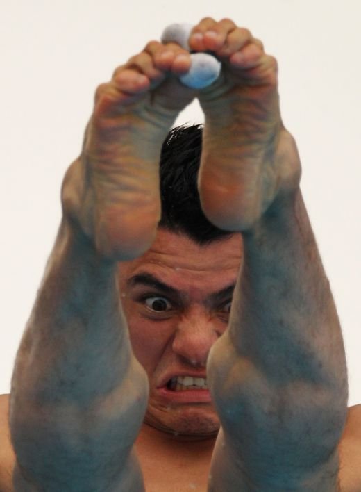 FOTO SENZATIE! Cum se transforma figurile saritorilor in bazin la CM din China!