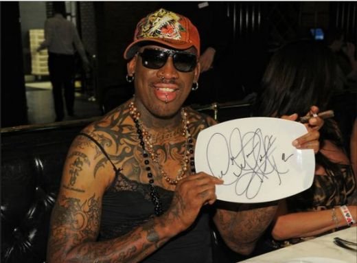 FOTO: Credeai ca le-a facut pe toate? Dennis Rodman SOCHEAZA din nou! Asta e ultima NEBUNIE a legendei NBA:_5