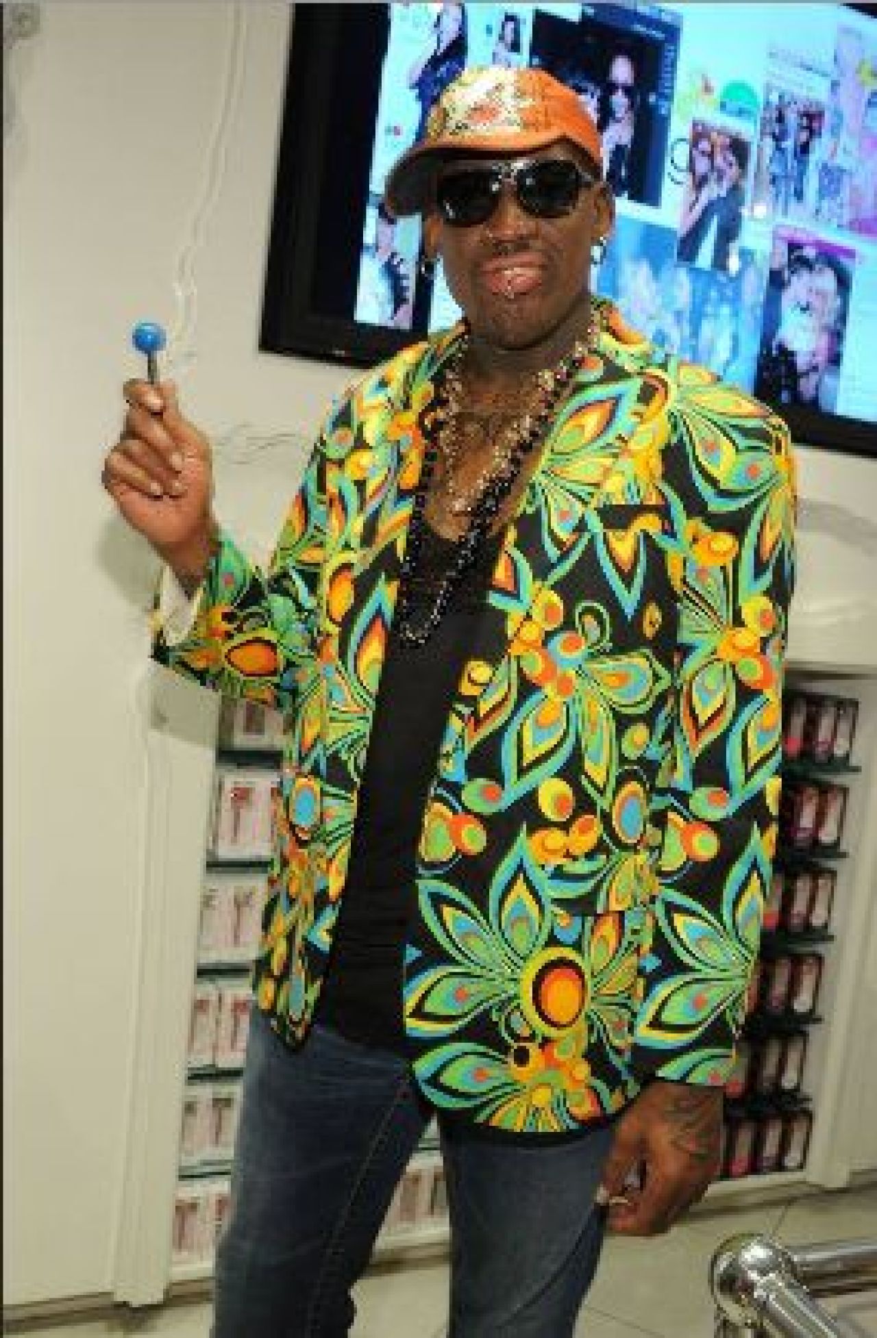 FOTO: Credeai ca le-a facut pe toate? Dennis Rodman SOCHEAZA din nou! Asta e ultima NEBUNIE a legendei NBA:_6
