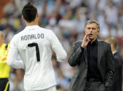 RANILE pe care golurile nu le pot vindeca! Mourinho si Cristiano Ronaldo, ironizati de fanii Barcei in America! Vezi ce le-au facut