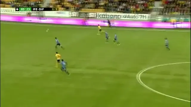 GOLUL ZILEI: Un gol cu calcaiul care te lasa cu gura cascata! Balotelli si-ar dori sa inscrie asa!