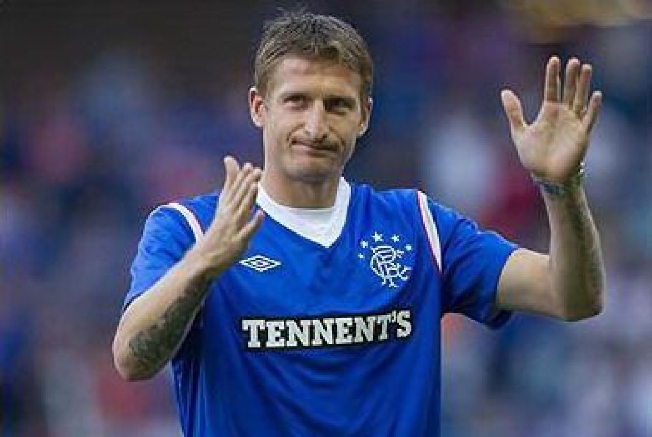 FOTO / Goian a fost prezentat pe legendarul IBROX Park! Toti fanii se roaga de el sa joace! Vezi cand va debuta!_3