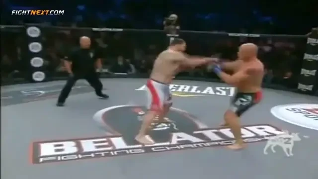 WOW! Doi GRASI s-au lovit din toate pozitiile timp de 2 minute pana au reusit sa isi dea KO! SUPER VIDEO