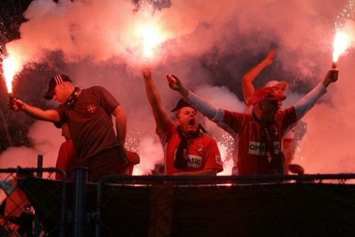 Atentie, se inchid usile! Urmeaza statia Stefan cel Mare, fara fani la stadion! Cate meciuri va juca Dinamo fara suporteri: