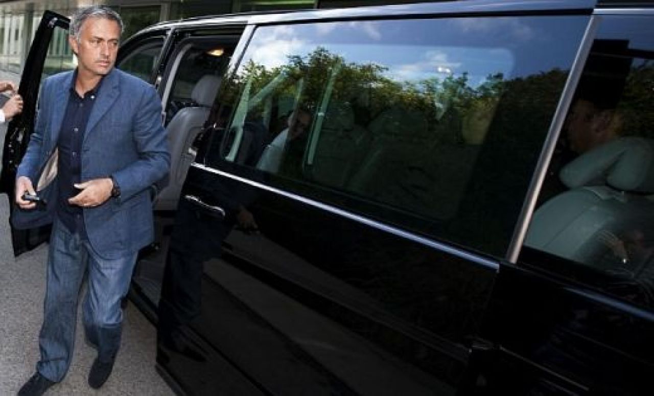FOTO: Mourinho s-a dus in BLUGI la UEFA: