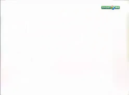 VIDEO: Cea mai tare canapea de vazut meciurile cu baietii! Are motor electric si se conduce ca o masina!