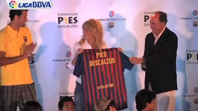 Proiectul Shakira - Pique poate schimba fotbalul! Mingea care ii putea strica machiajul Shakirei!