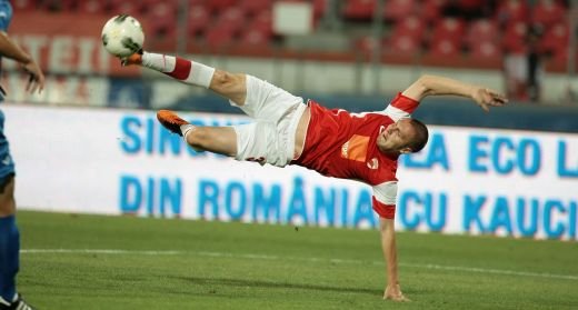 FOARTE TARE! Cum a ajuns Contra sa vanda bilete la meciul lui Dinamo din Europa League! Biletele se gasesc NUMAI la barul rock din oras