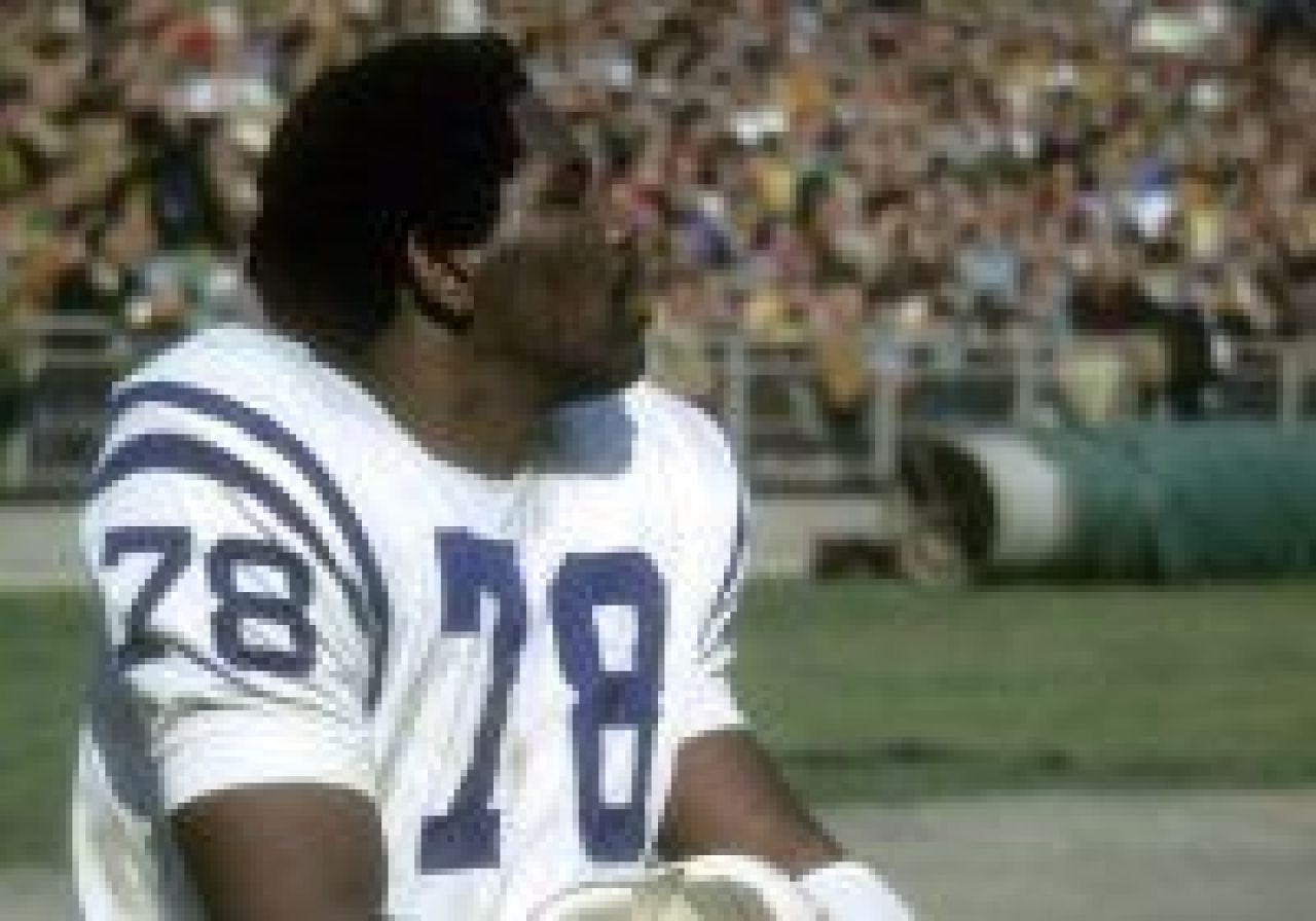 Si-a facut un nume in sport apoi a cucerit Hollywood-ul! Bubba Smith, URIASUL din Academia de Politie a murit la 66 de ani!_2