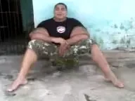 Imagini tulburatoare cu un culturist dependent de junk food!