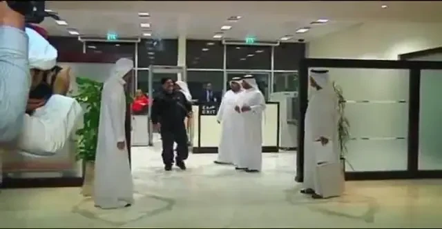Maradona, primit cu flori de seicii din Dubai! Cum a reactionat: