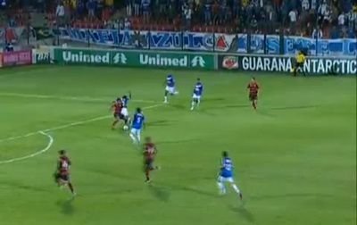 VIDEO: Ronaldinho, in forma DE ZILE MARI! Super-preluare si pasa de gol pentru un fost jucator al lui Fenerbahce! Vezi faza