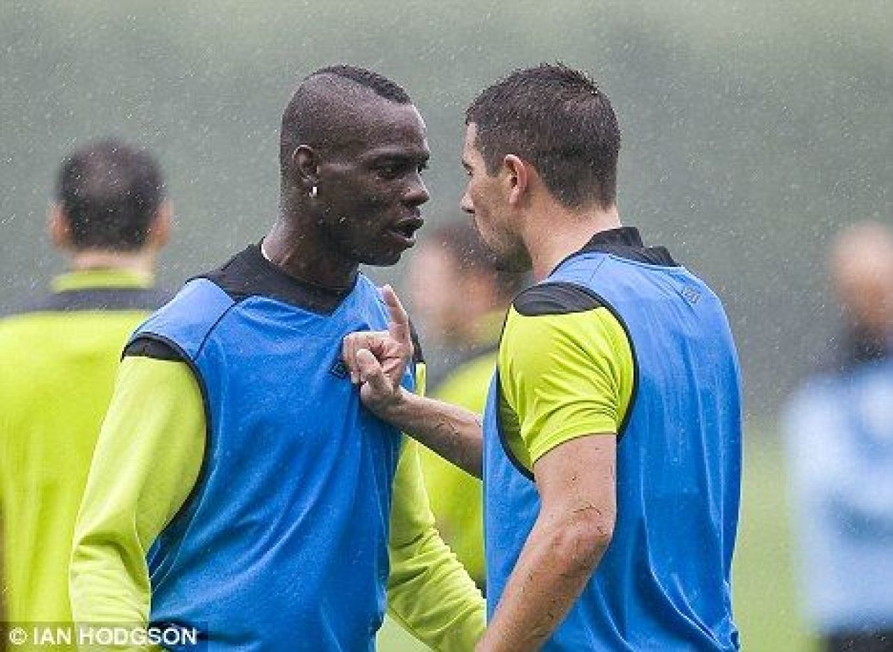 Balotelli e cel mai mare SCANDALAGIU din fotbal! S-a luat din nou la bataie cu un coleg la antrenament!_1