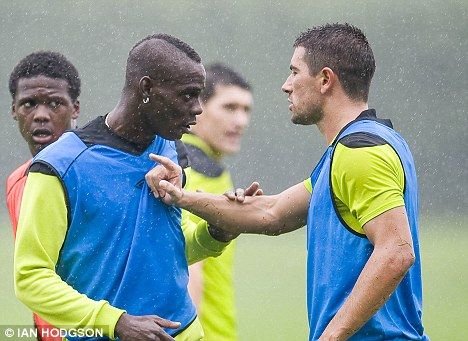 Balotelli e cel mai mare SCANDALAGIU din fotbal! S-a luat din nou la bataie cu un coleg la antrenament!_2