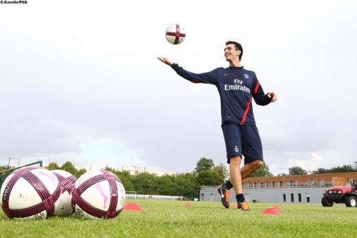 VIDEO El e omul de 42 de mil care trebuie sa aduca Liga la Paris! Pastore e COMOARA miliardarilor de la PSG! Cum l-au primit fanii: