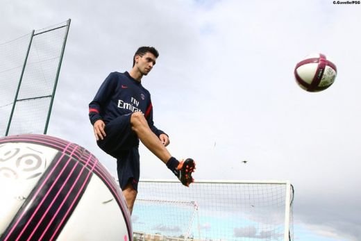 VIDEO El e omul de 42 de mil care trebuie sa aduca Liga la Paris! Pastore e COMOARA miliardarilor de la PSG! Cum l-au primit fanii:_2