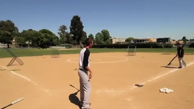 SUPER VIDEO: Mai tare decat faza cu Ronaldinho care da bara de 4 ori! Reuseste o faza GENIALA! Crezi ca e pe bune?