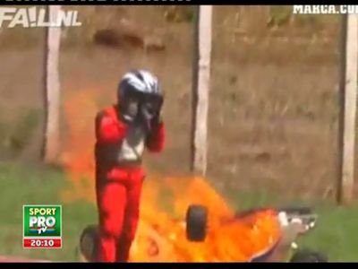 "Heeey! Vezi ca iti arde masina" FAZA ZILEI la o cursa de karting: