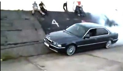 Prost de bubuie! Vezi ce i-ai dat prin cap unui&nbsp; smecher si cum s-a terminat!