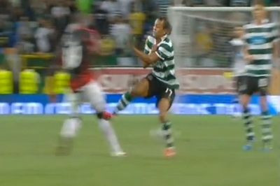 VIDEO: De asta Guardiola nu stia cum sa mai scape de el! A scapat cu galben dupa un fault CRIMINAL! Vezi faza