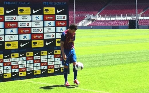 VIDEO: Fabregas a sarutat stema si le-a facut o declaratie impresionanta fanilor! Ce numar va purta idolul pe care Barca il cauta de 8 ani!_6