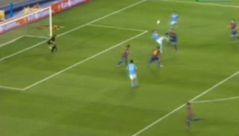 VIDEO Foarfeca lui Cavani cu Barca, in topul celor mai tari goluri care nu s-au pus! Goluri pentru care jucatorii au PLANS!