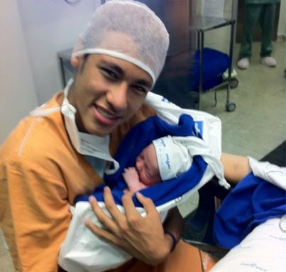 FOTO / Neymar, tata la 19 ani! Mama copilului e minora!!!