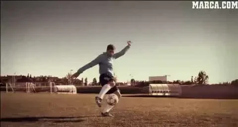 VIDEO! Clipul in care Xabi Alonso si David Villa au INGHETAT: vezi cel mai tare spot al saptamanii