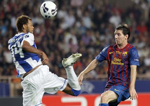 Lumea s-a plictisit de dominatia lui Messi. UEFA i-a luat aseara un trofeu!