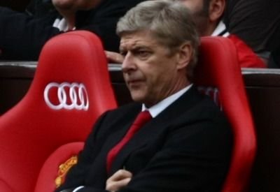 FANTASTIC! De asta e Sir! Ferguson l-a salvat pe Wenger de FURIA fanilor! Cum l-a aparat dupa victoria istorica cu 8-2!