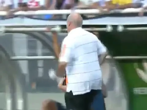 Tragedie in Brazilia: antrenorul de la Vasco da Gama a facut atac cerebral in timpul meciului! Medicii ii dau sanse mici de supravietuire!