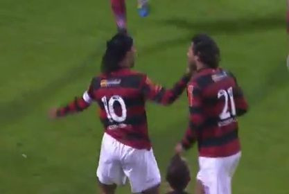 Un nou moment MAGIC al lui Ronaldinho: golul OLIMPIC inscris direct din corner!
