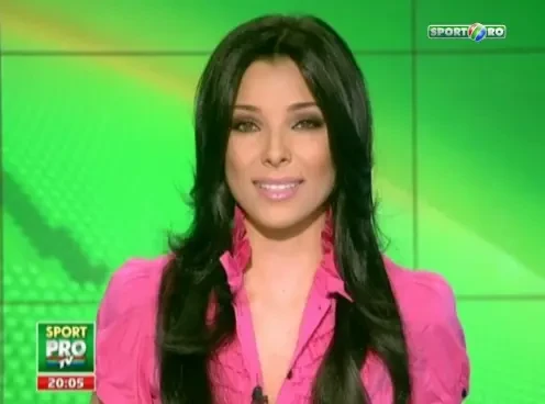 N-ai vazut asa ceva! Exista o femeie atat de elastica incat intra intr-o VALIZA! Miscarile ei pot revolutiona gimnastica: