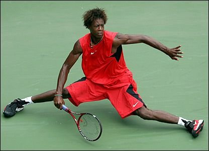 VIDEO N-ai mai vazut asa ceva! Asta e cea e mai tare lovitura de la US Open! Vezi ce NEBUNIE a facut Monfils cu racheta: