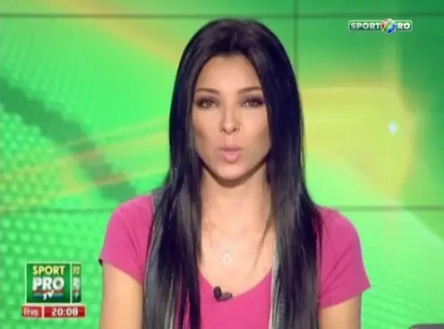 Dica s-a speriat mai rau ca pe teren la botezul primei sale fetite: "NU mai respira!"