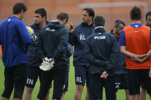 A venit la Steaua sa RUPA poarta, trebuie doar sa nu se mai rupa singur :) "E un jucator de super clasa, cum putini am avut"