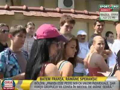 REVOLTATOR! Suporterii care si-au luat bilete de pe net pentru meciul cu Franta au fost pusi sa stea la cozi interminabile!