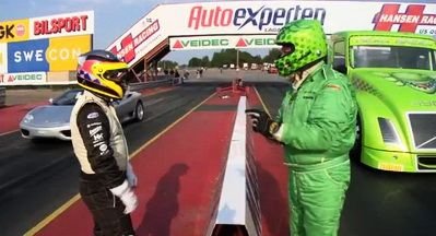 VIDEO: Shrek &nbsp;si&nbsp;Ferrari 360&nbsp;&nbsp;la liniuta de 2.500 de cai!&nbsp;