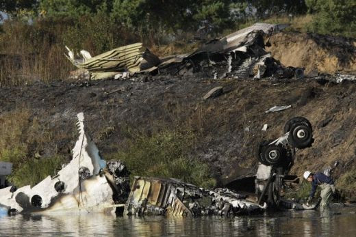 VIDEO TULBURATOR! TRAGEDIA care a lovit Rusia! Avionul blestemat al unei echipe de hochei: 44 de MORTI si un singur supravietuitor!