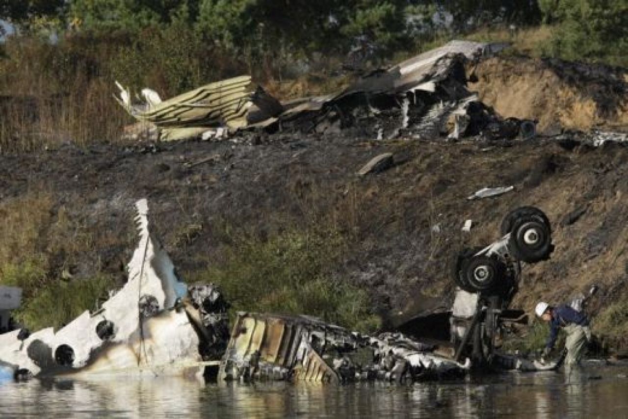 VIDEO TULBURATOR! TRAGEDIA care a lovit Rusia! Avionul blestemat al unei echipe de hochei: 44 de MORTI si un singur supravietuitor!_1